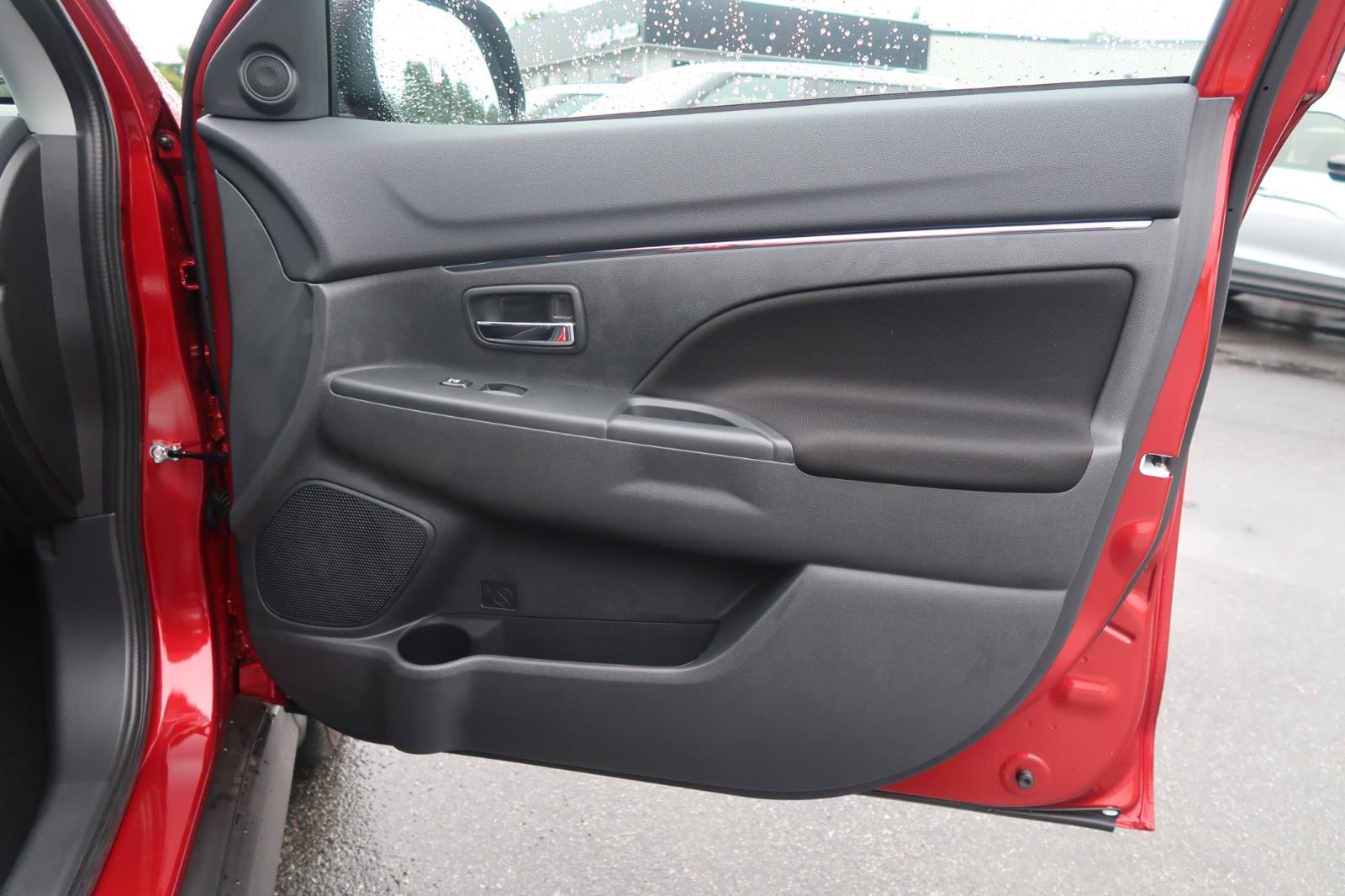2025 Mitsubishi Outlander Sport LE