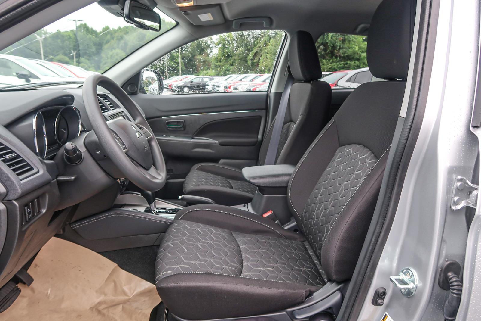 2025 Mitsubishi Outlander Sport ES