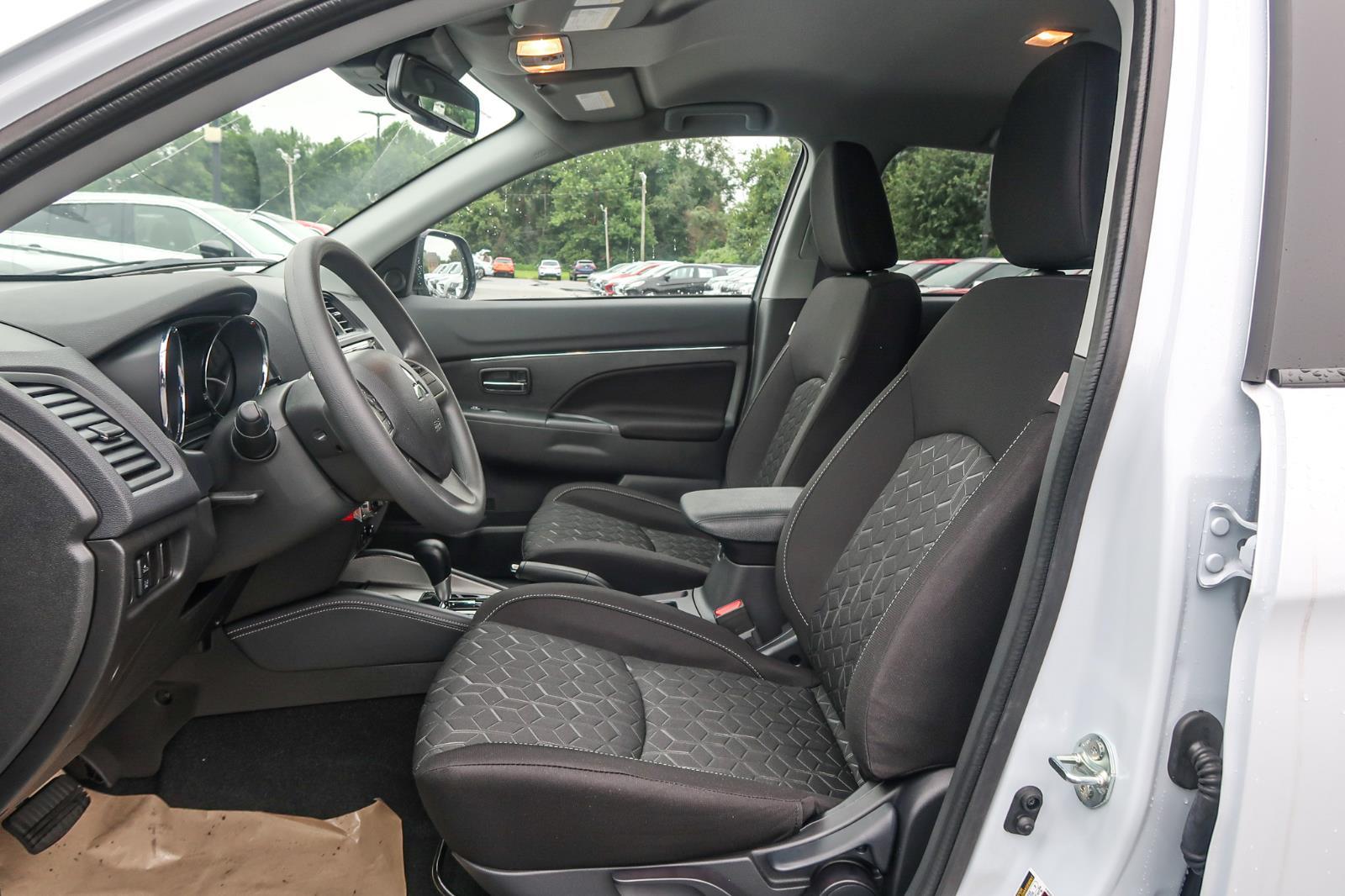 2025 Mitsubishi Outlander Sport ES