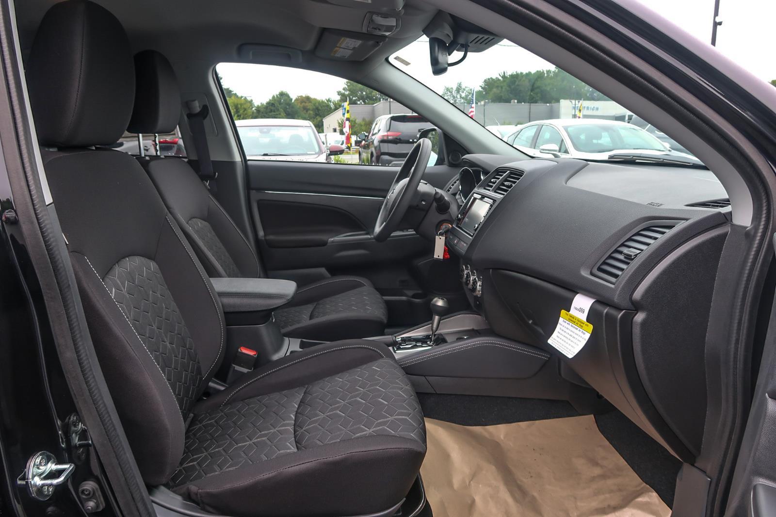 2025 Mitsubishi Outlander Sport ES