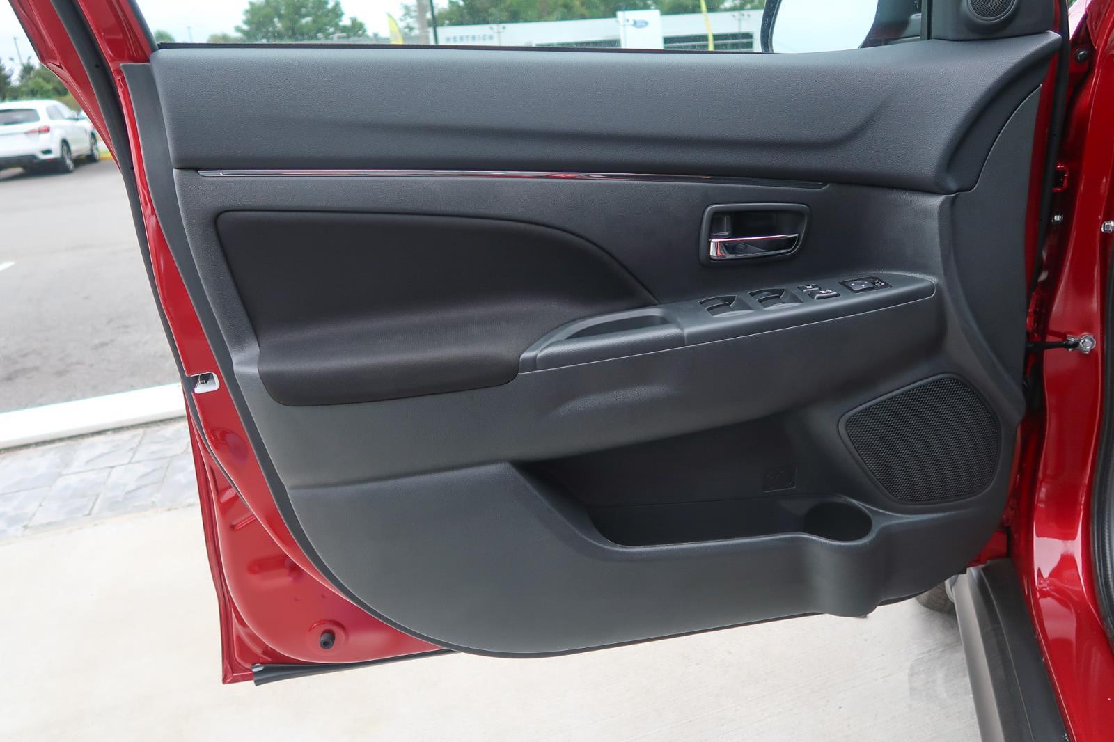 2025 Mitsubishi Outlander Sport ES