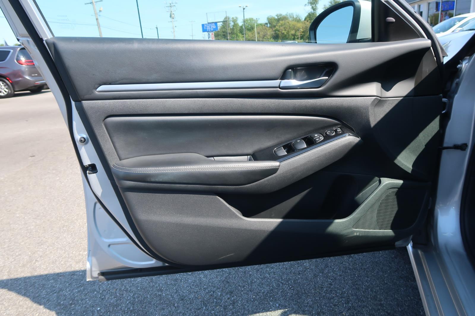2023 Nissan Altima SV FWD