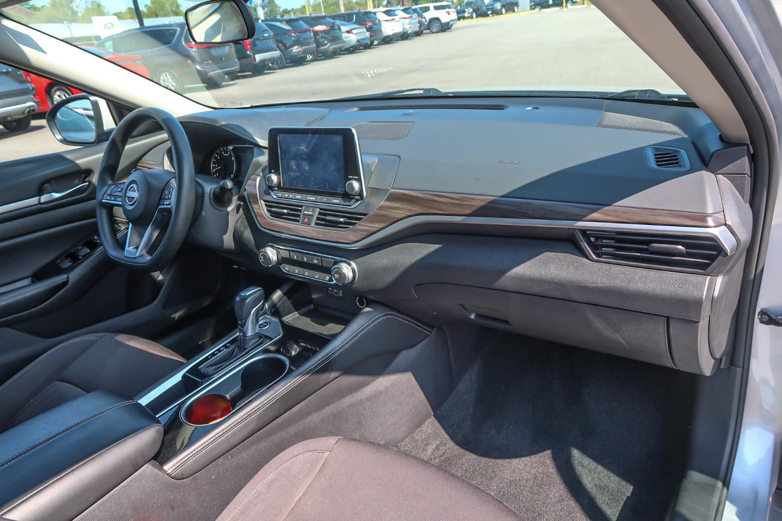 2023 Nissan Altima SV FWD
