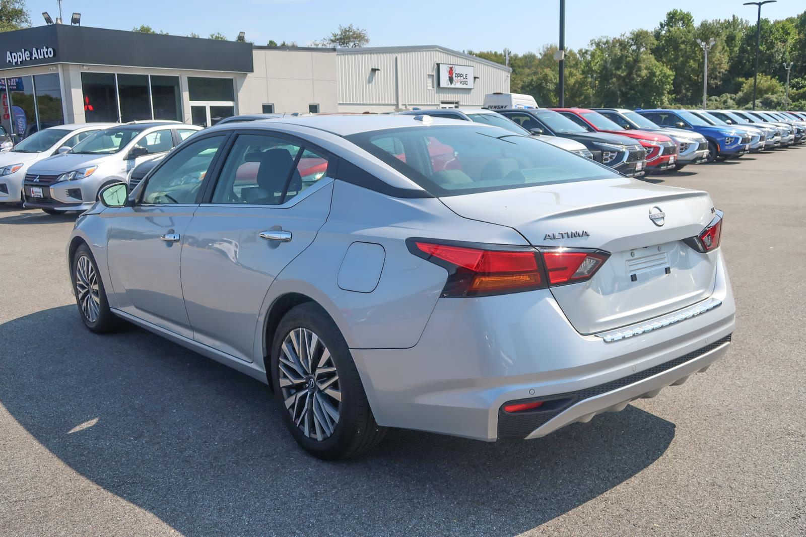 2023 Nissan Altima SV FWD