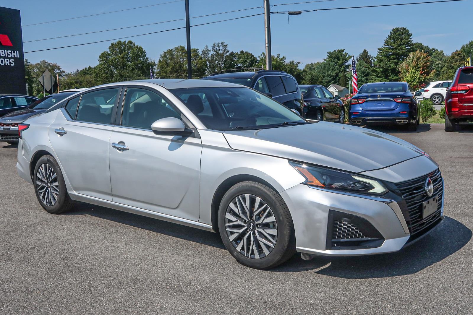 2023 Nissan Altima SV FWD