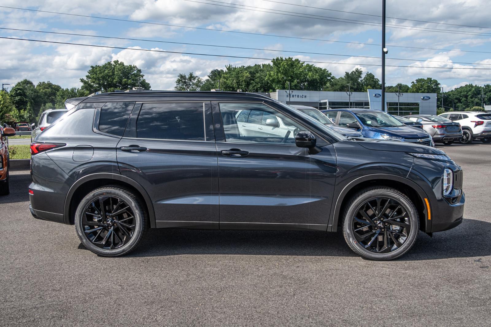 2024 Mitsubishi Outlander SEL Black Edition