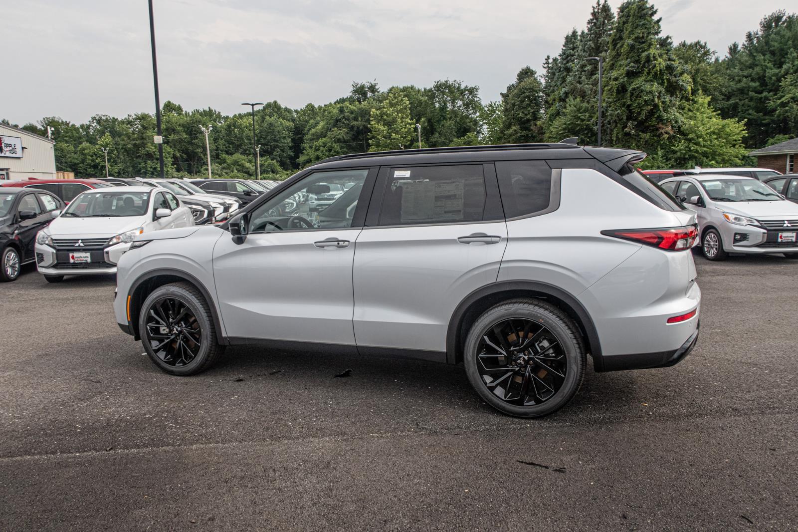 2024 Mitsubishi Outlander SEL Black Edition