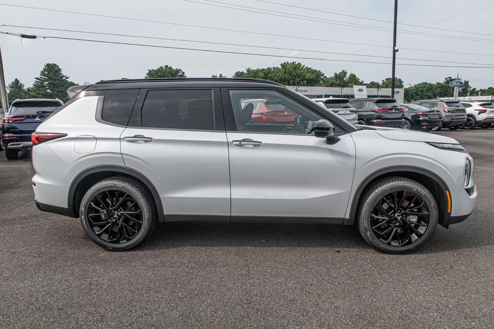 2024 Mitsubishi Outlander SEL Black Edition