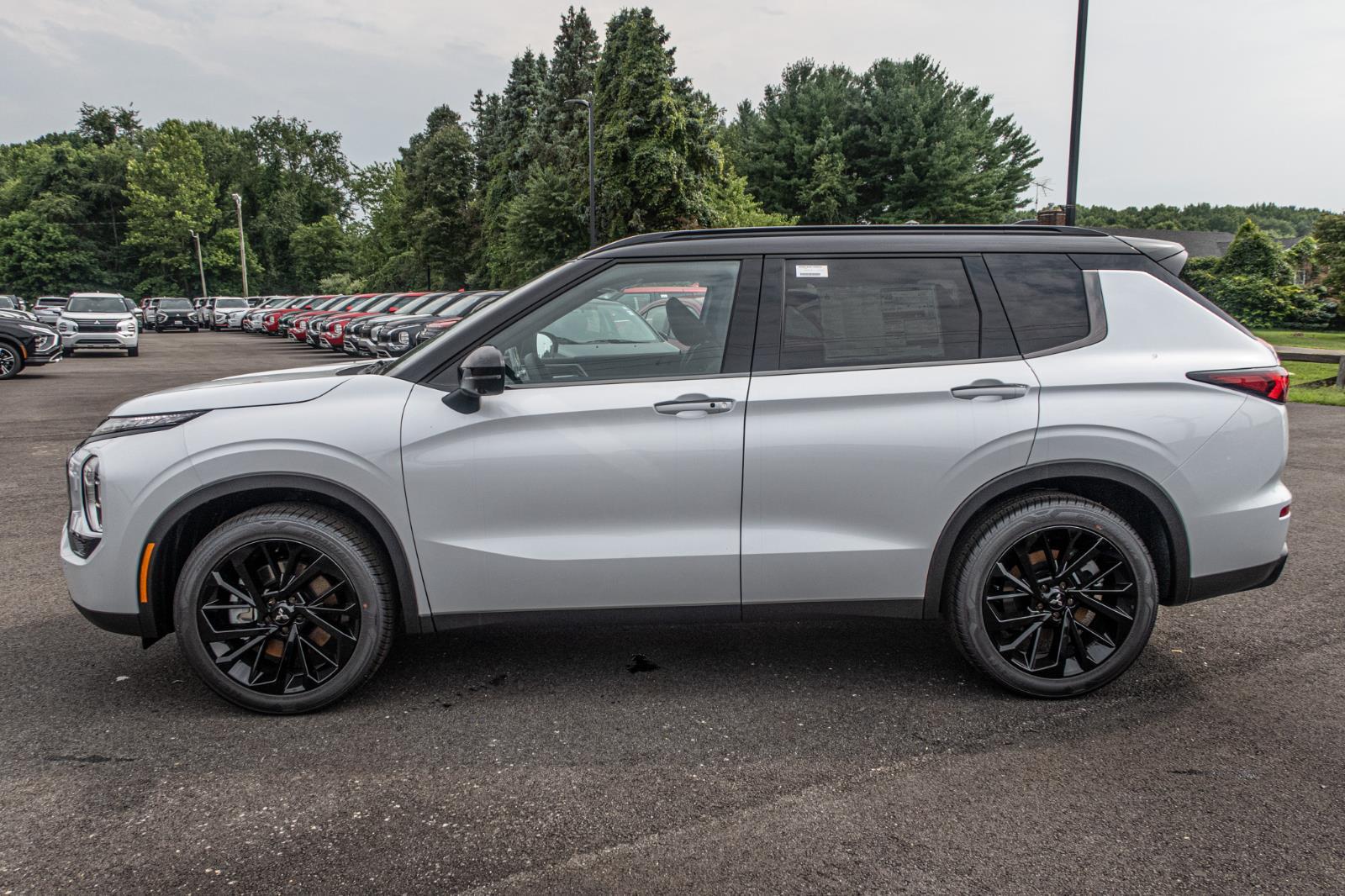 2024 Mitsubishi Outlander SEL Black Edition