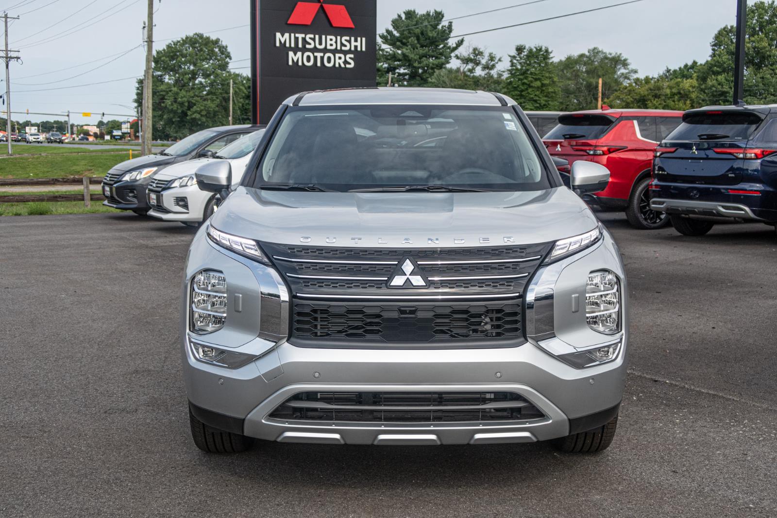 2024 Mitsubishi Outlander SE