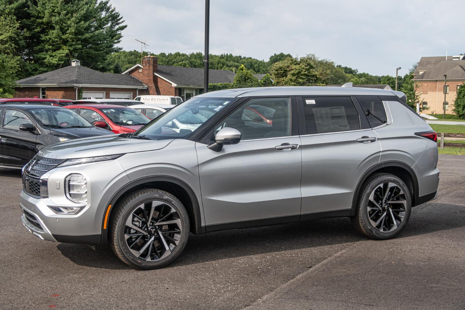 2024 Mitsubishi Outlander SE