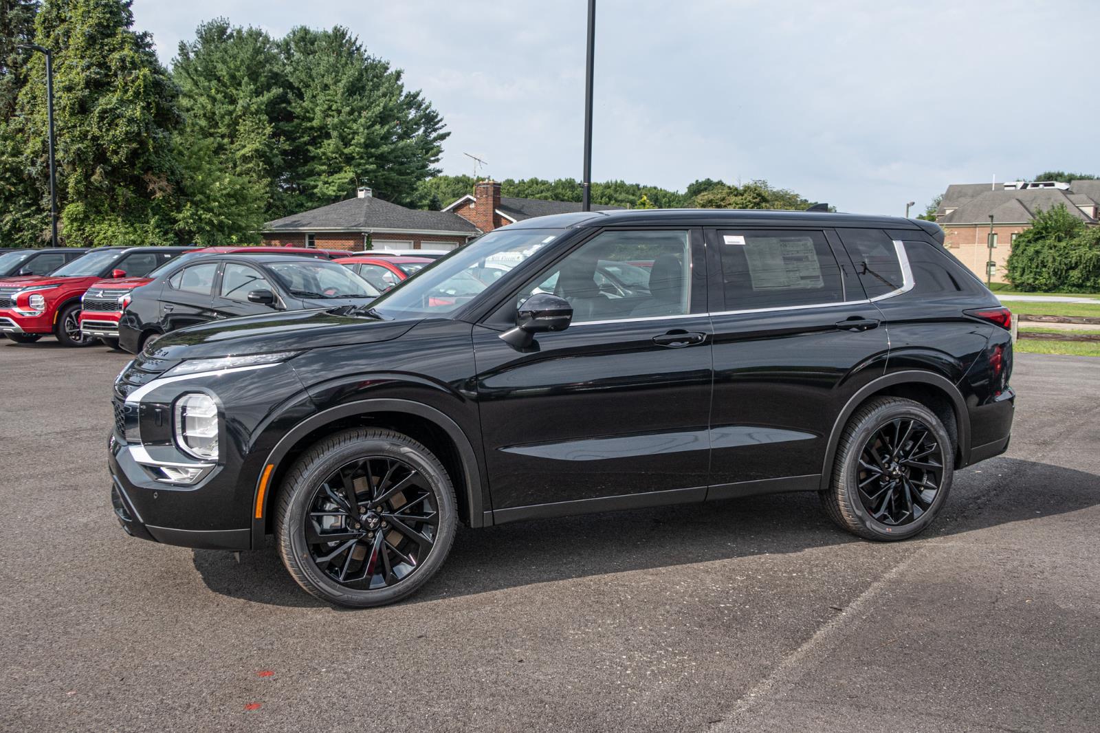 2024 Mitsubishi Outlander SE