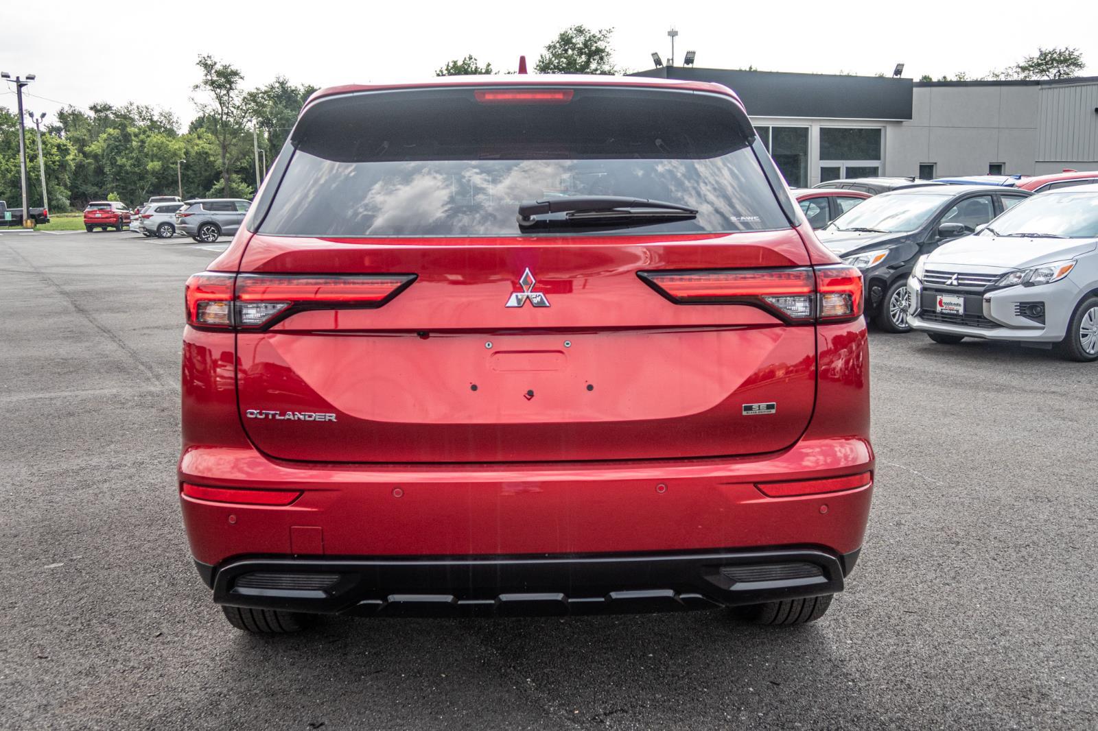 2024 Mitsubishi Outlander SE