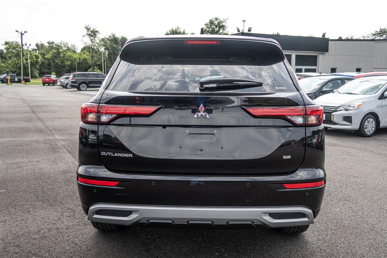 2024 Mitsubishi Outlander SE