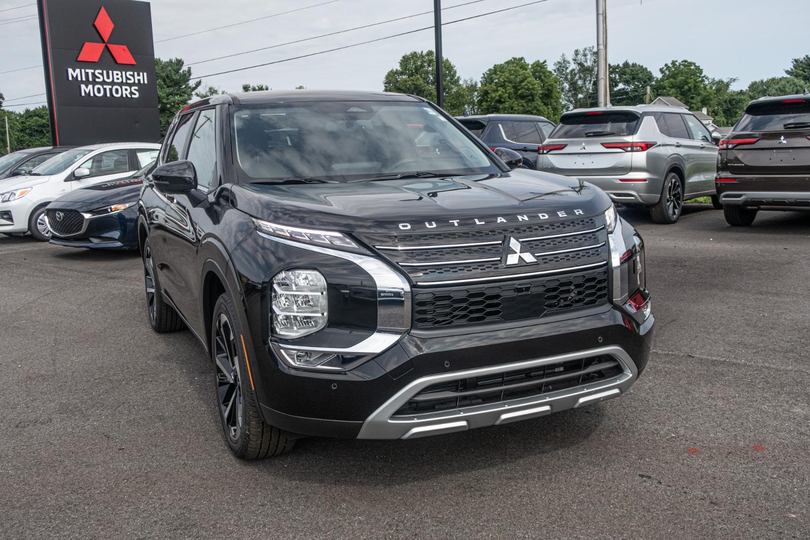 2024 Mitsubishi Outlander SE