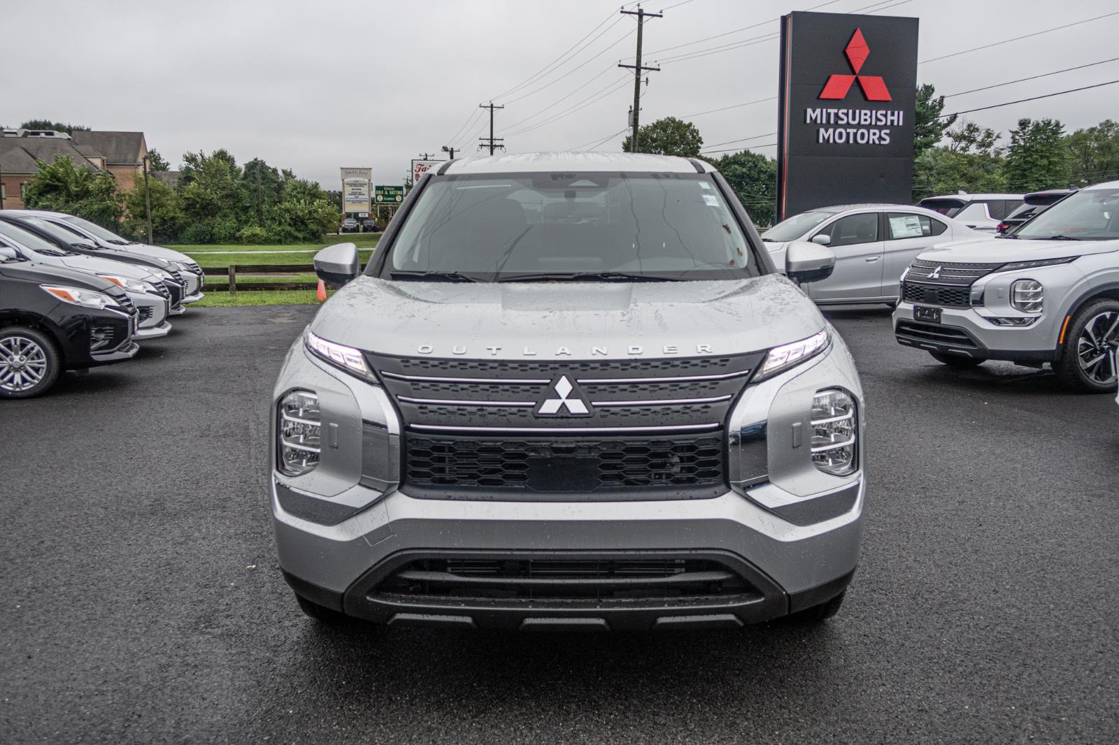 2024 Mitsubishi Outlander ES