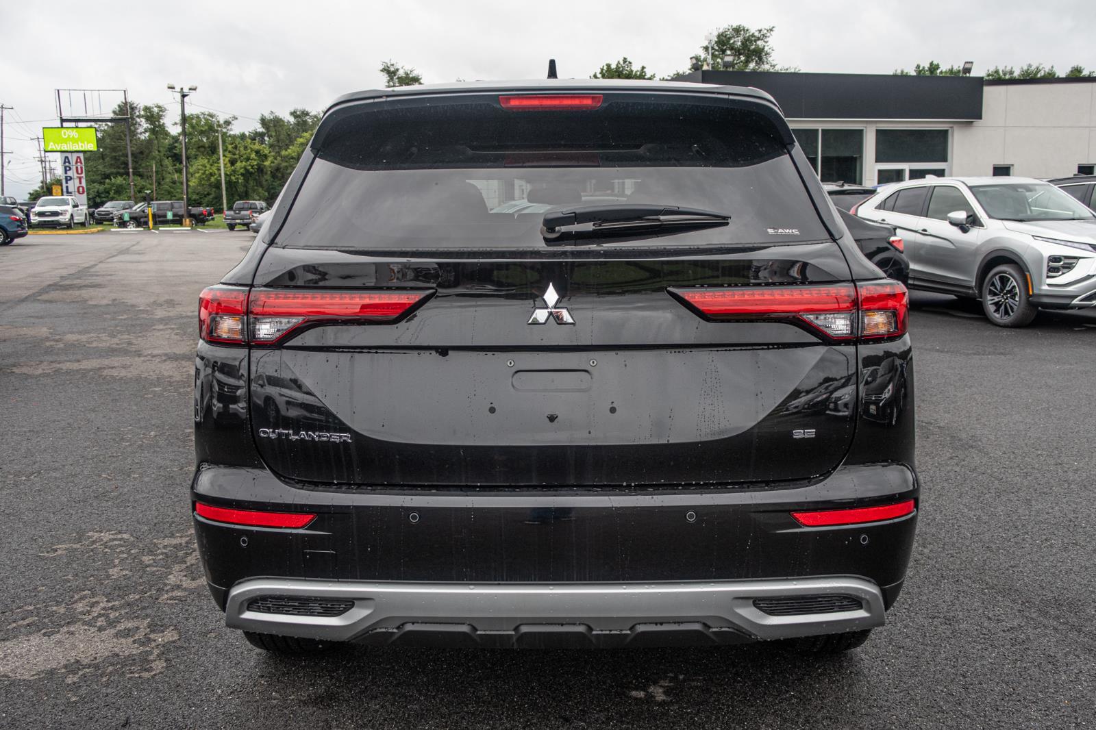 2024 Mitsubishi Outlander SE