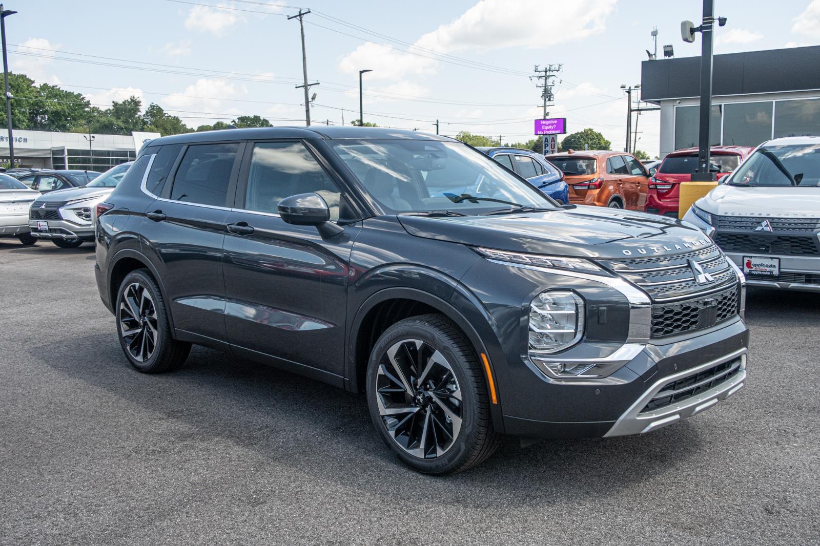 2024 Mitsubishi Outlander SE