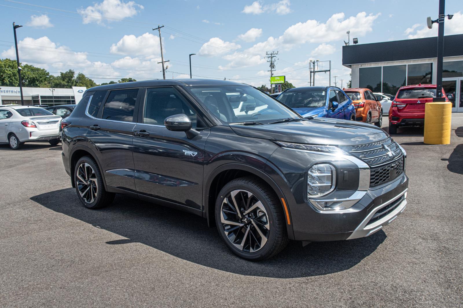 2024 Mitsubishi Outlander PHEV SE