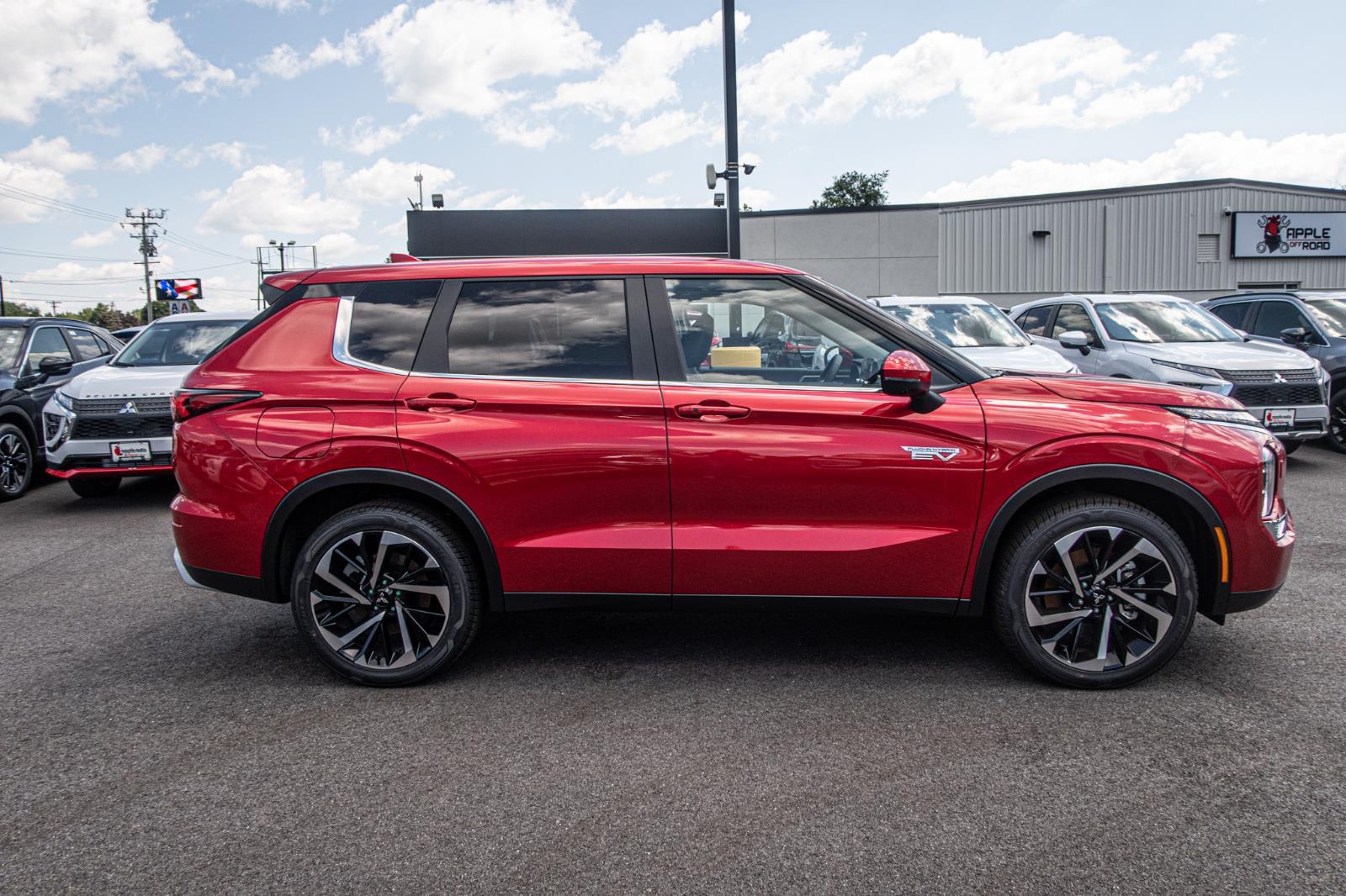 2024 Mitsubishi Outlander PHEV SE