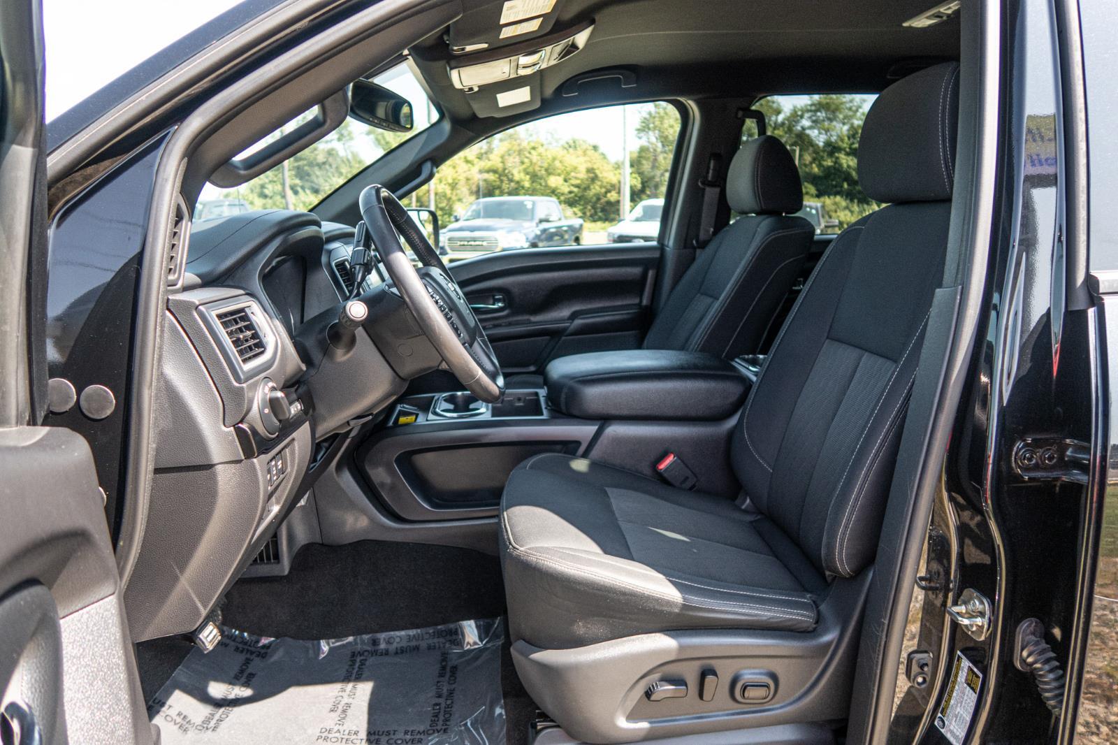 2019 Nissan Titan SV