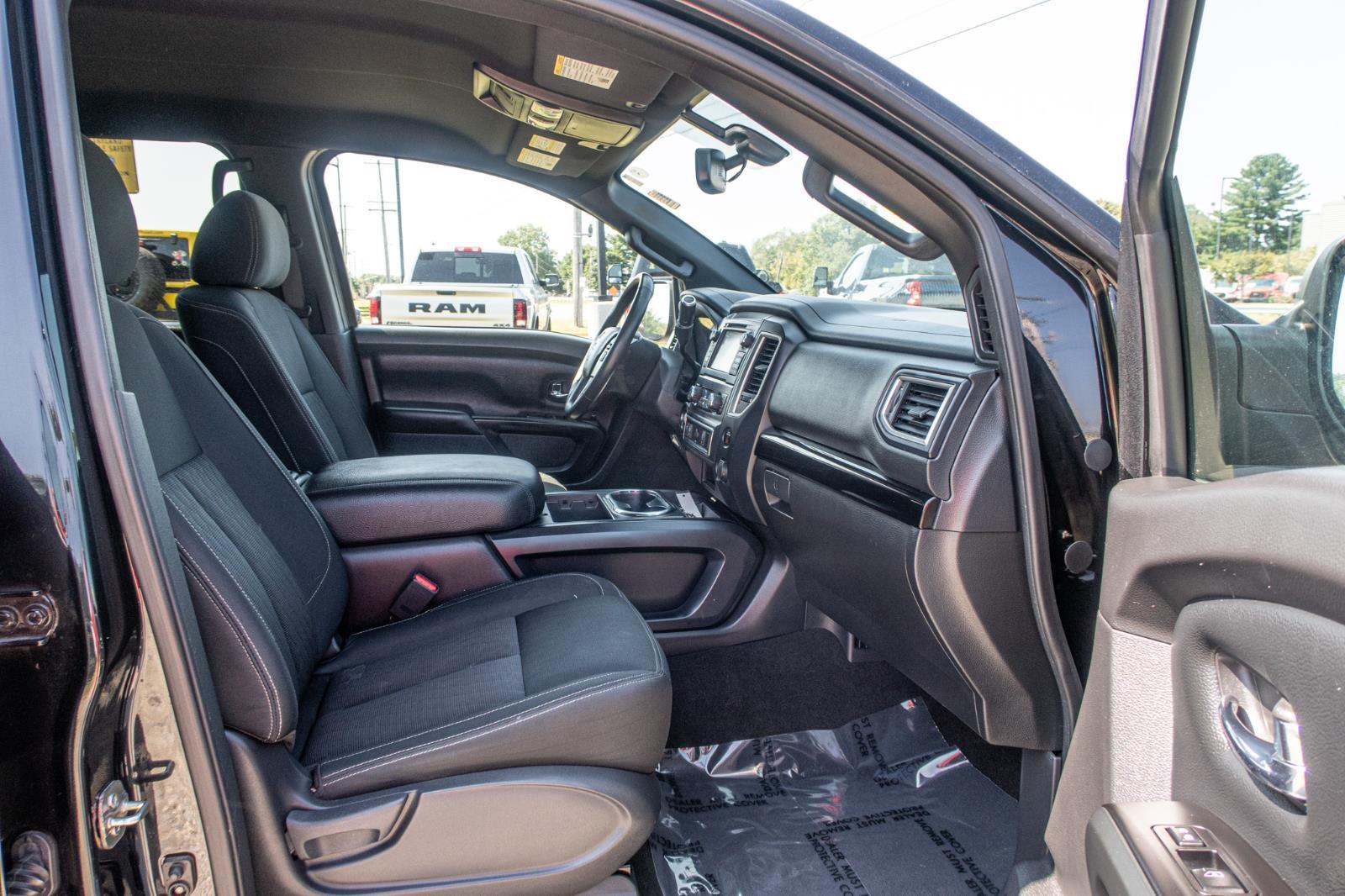 2019 Nissan Titan SV