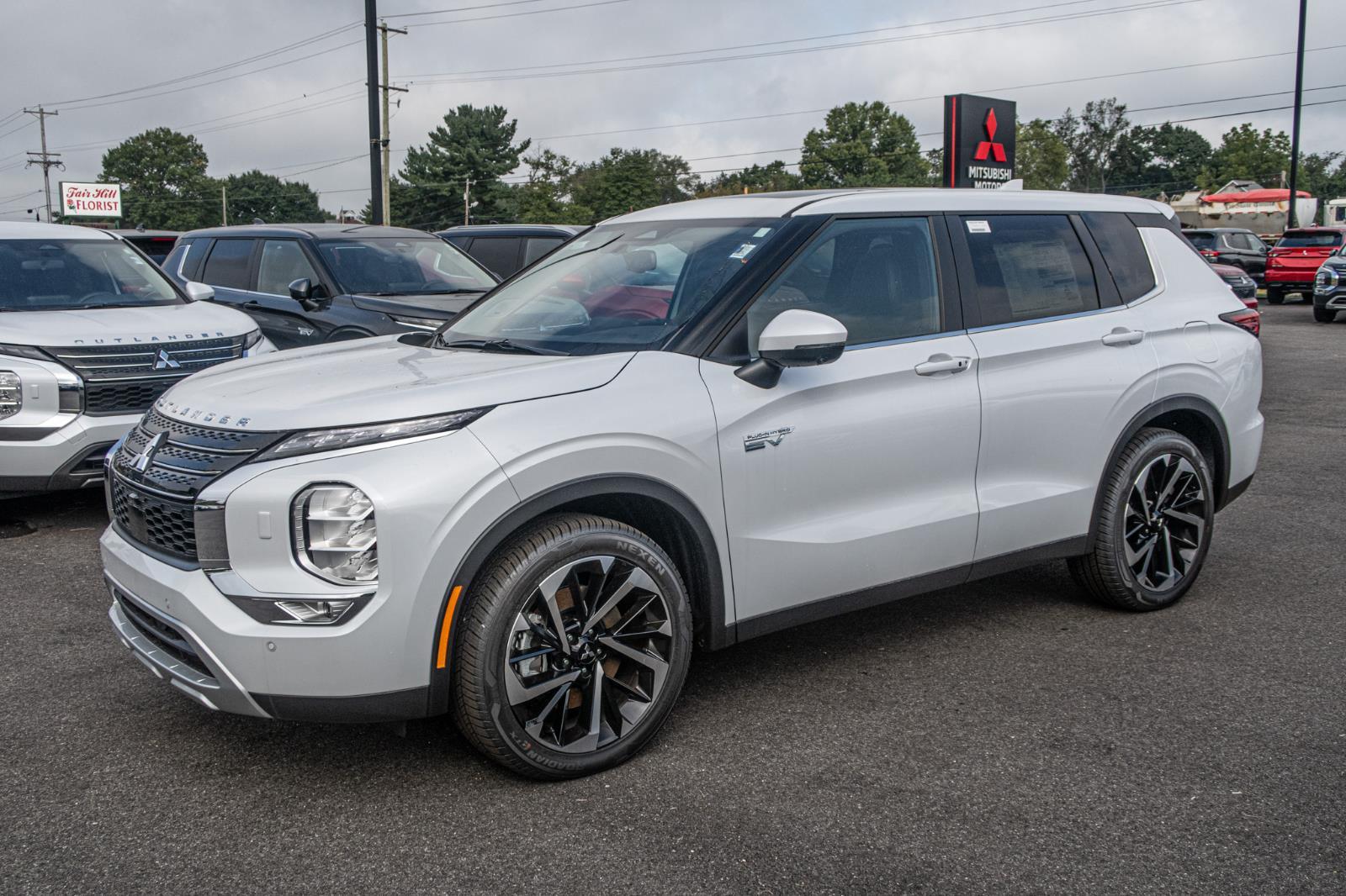 2024 Mitsubishi Outlander PHEV SE