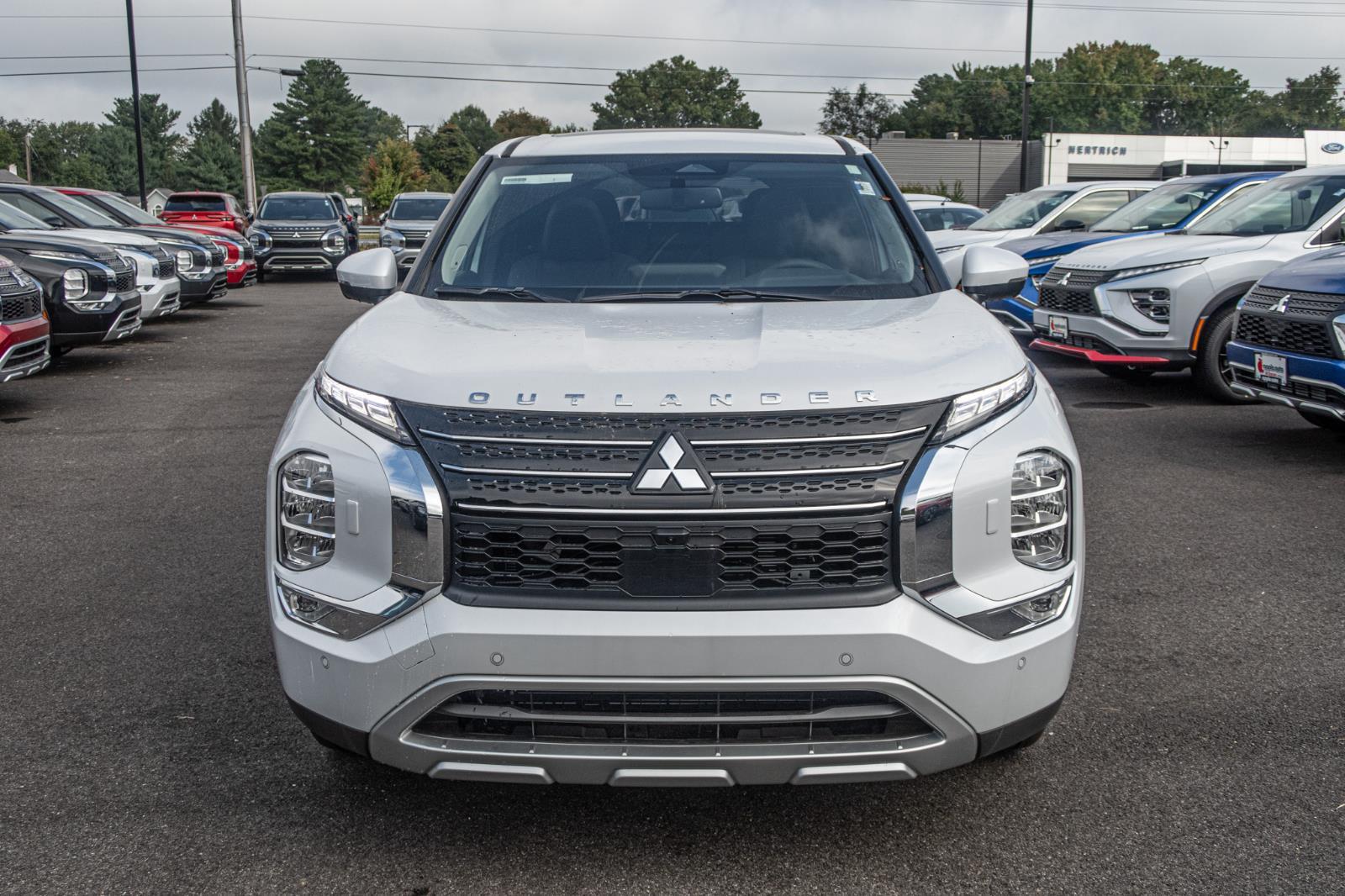 2024 Mitsubishi Outlander PHEV SE