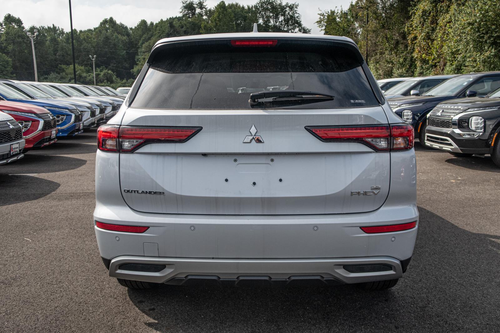 2024 Mitsubishi Outlander PHEV SE