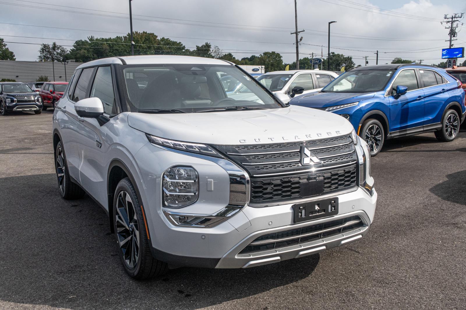 2024 Mitsubishi Outlander PHEV SE