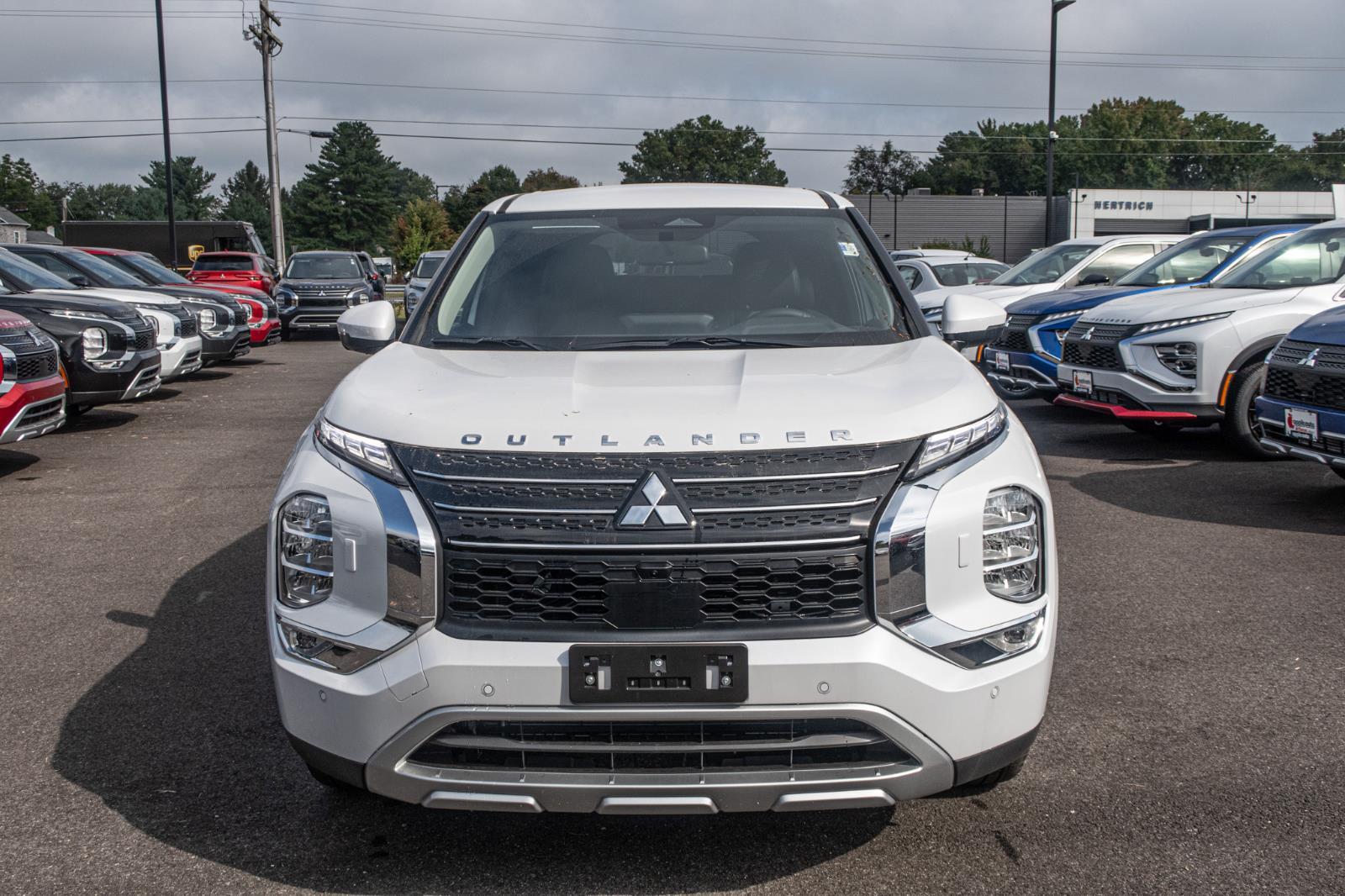 2024 Mitsubishi Outlander PHEV SE