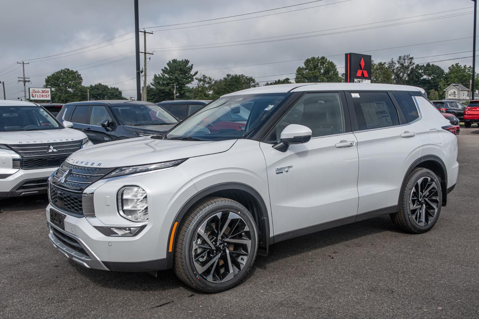 2024 Mitsubishi Outlander PHEV SE