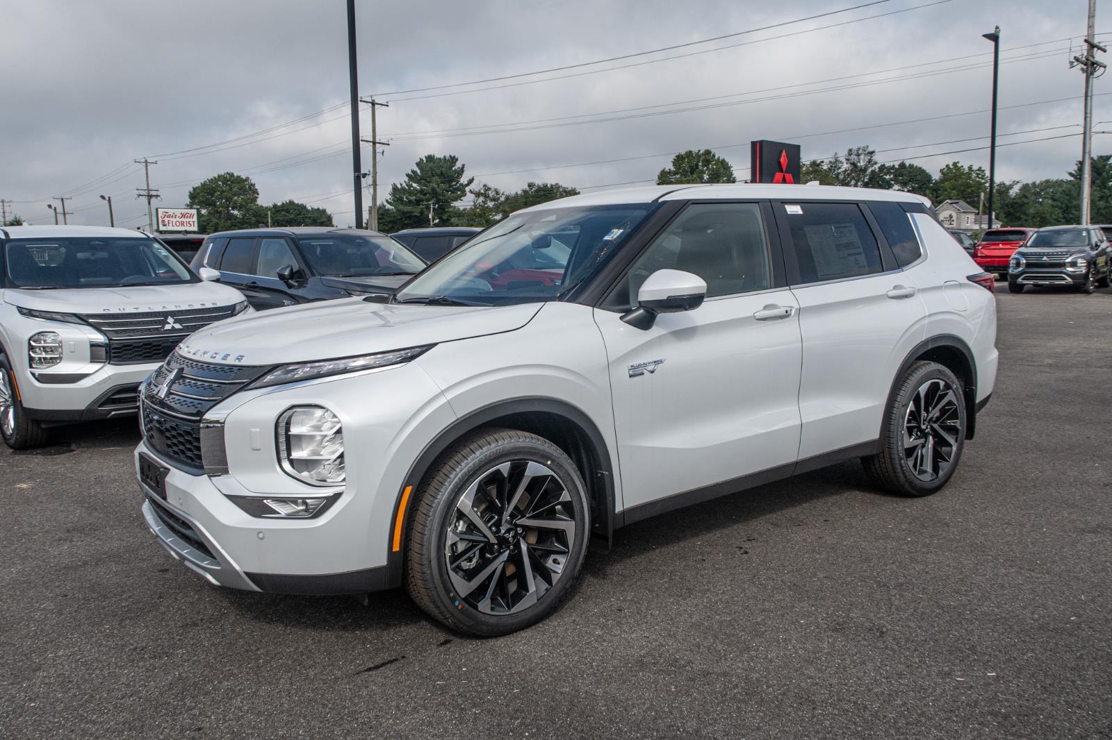 2024 Mitsubishi Outlander PHEV SE