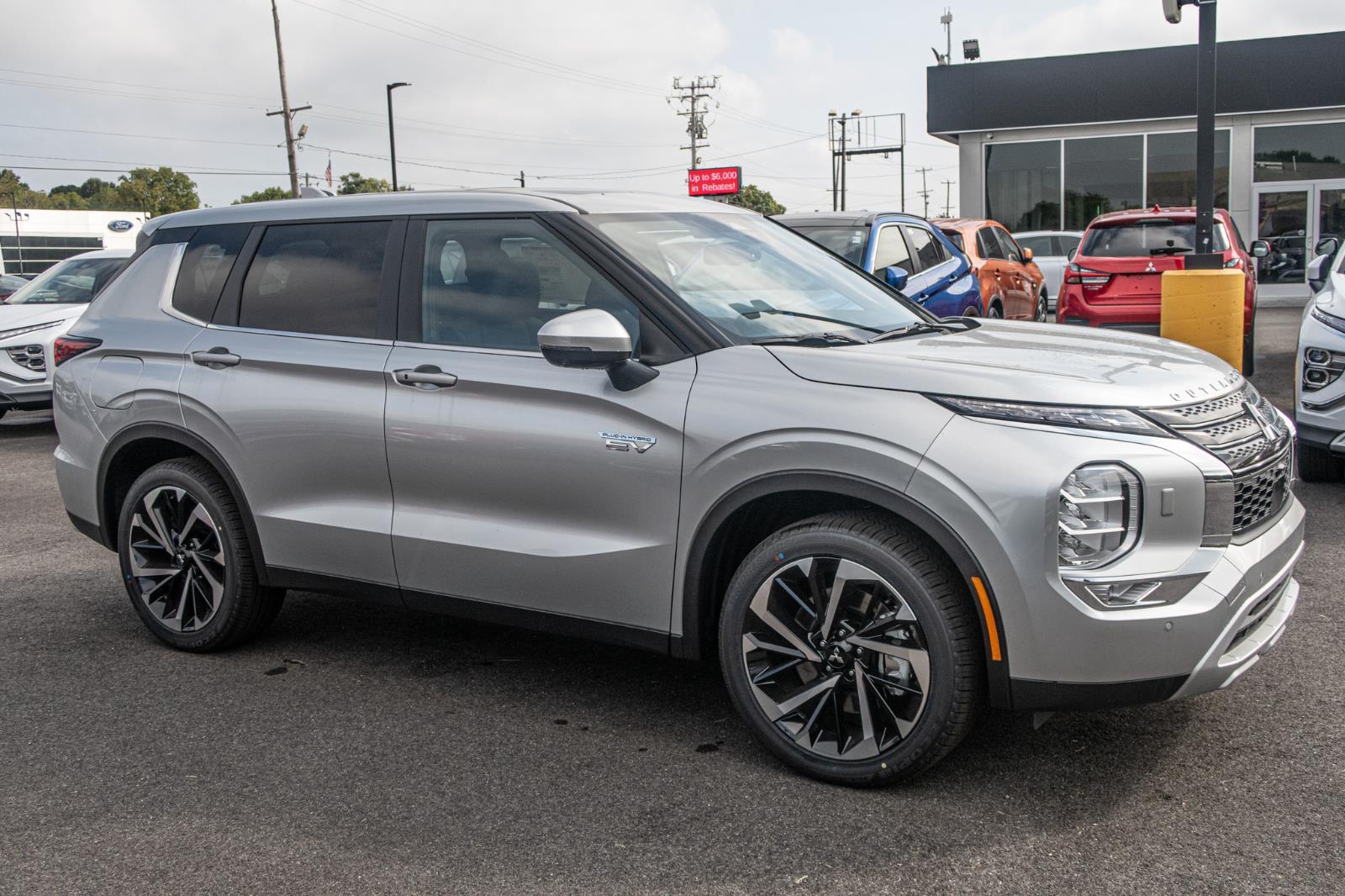 2024 Mitsubishi Outlander PHEV SE