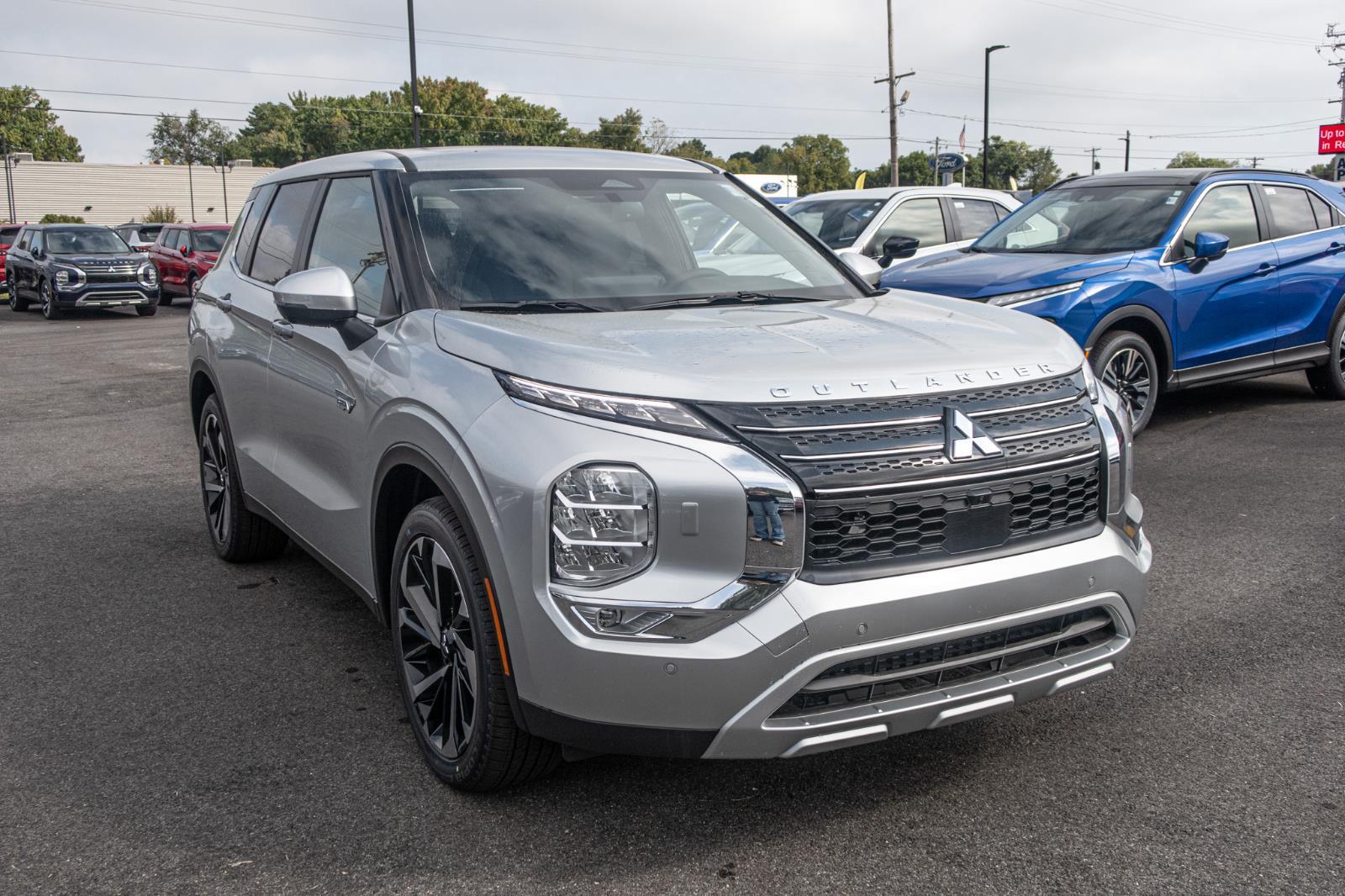 2024 Mitsubishi Outlander PHEV SE