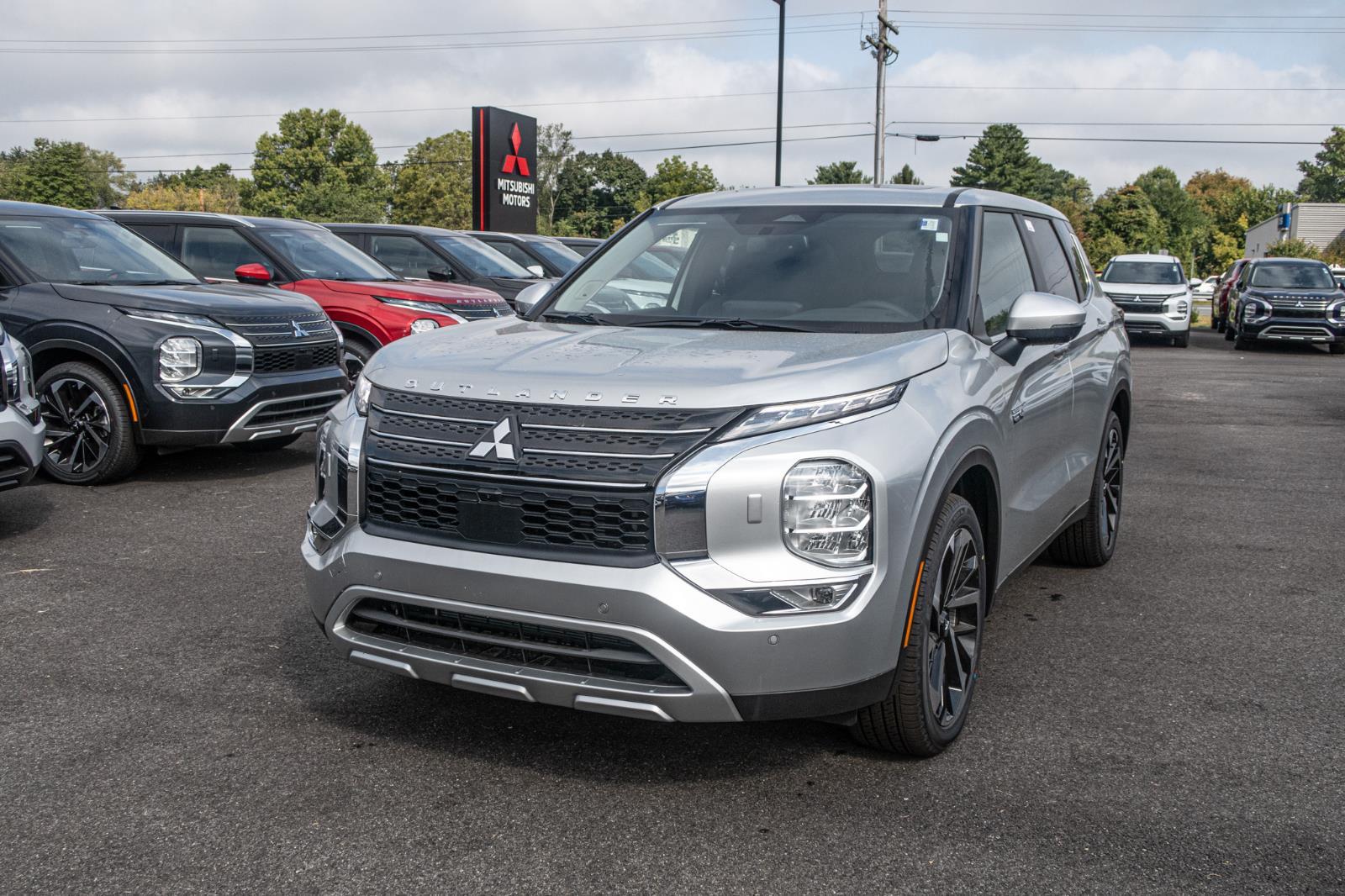 2024 Mitsubishi Outlander PHEV SE