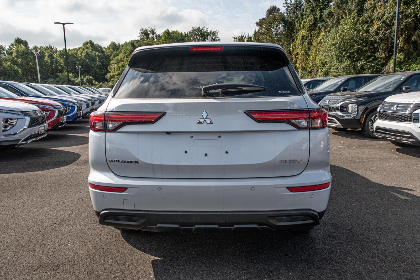 2024 Mitsubishi Outlander PHEV ES