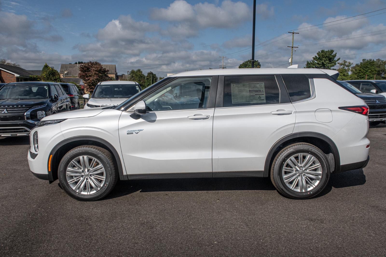 2024 Mitsubishi Outlander PHEV ES