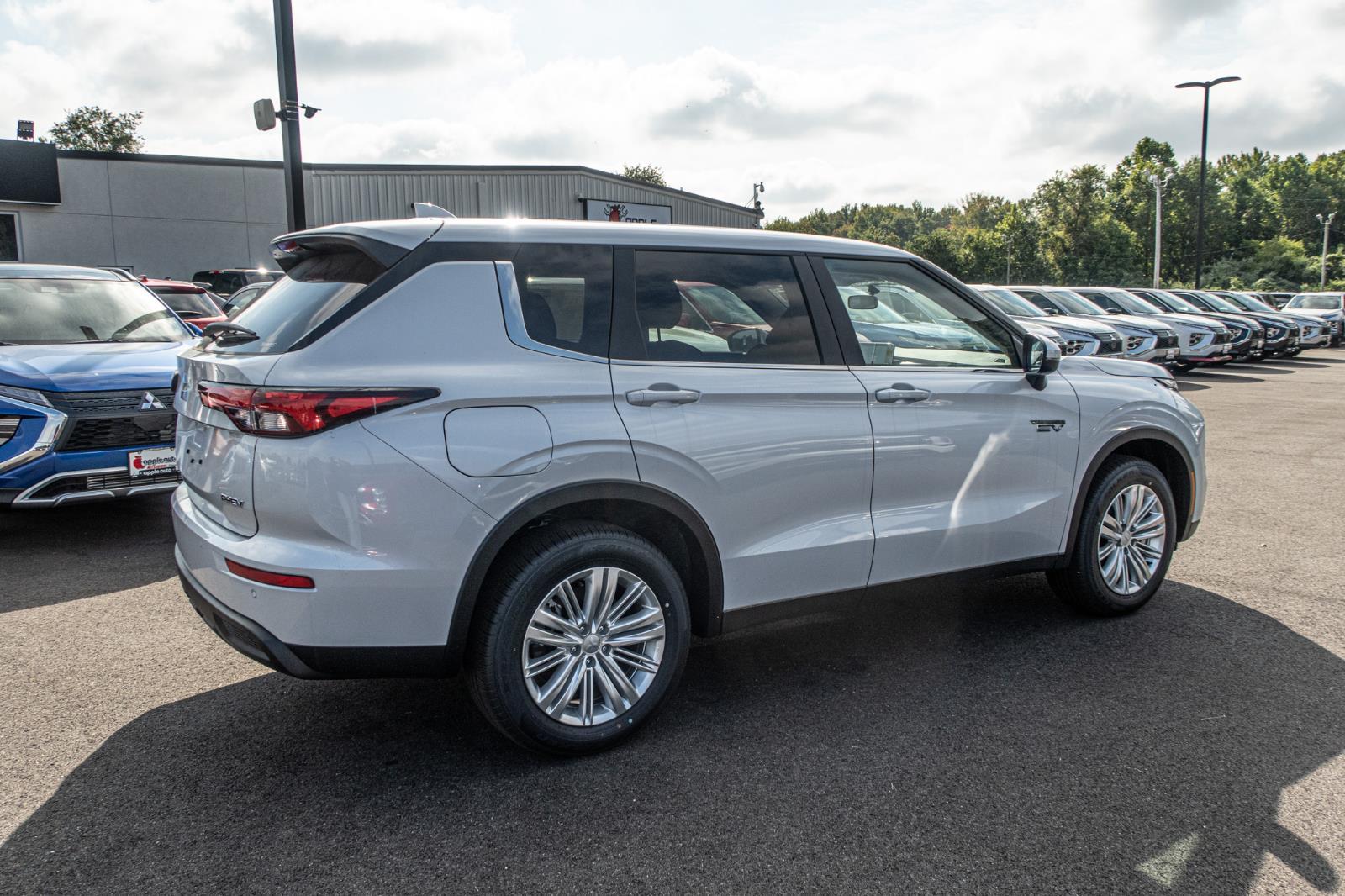 2024 Mitsubishi Outlander PHEV ES