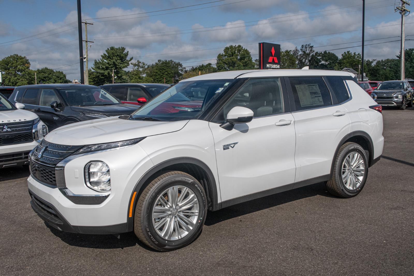 2024 Mitsubishi Outlander PHEV ES