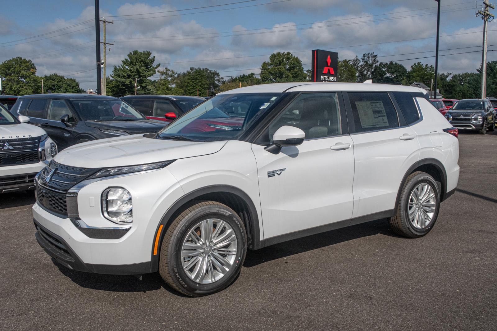 2024 Mitsubishi Outlander PHEV ES