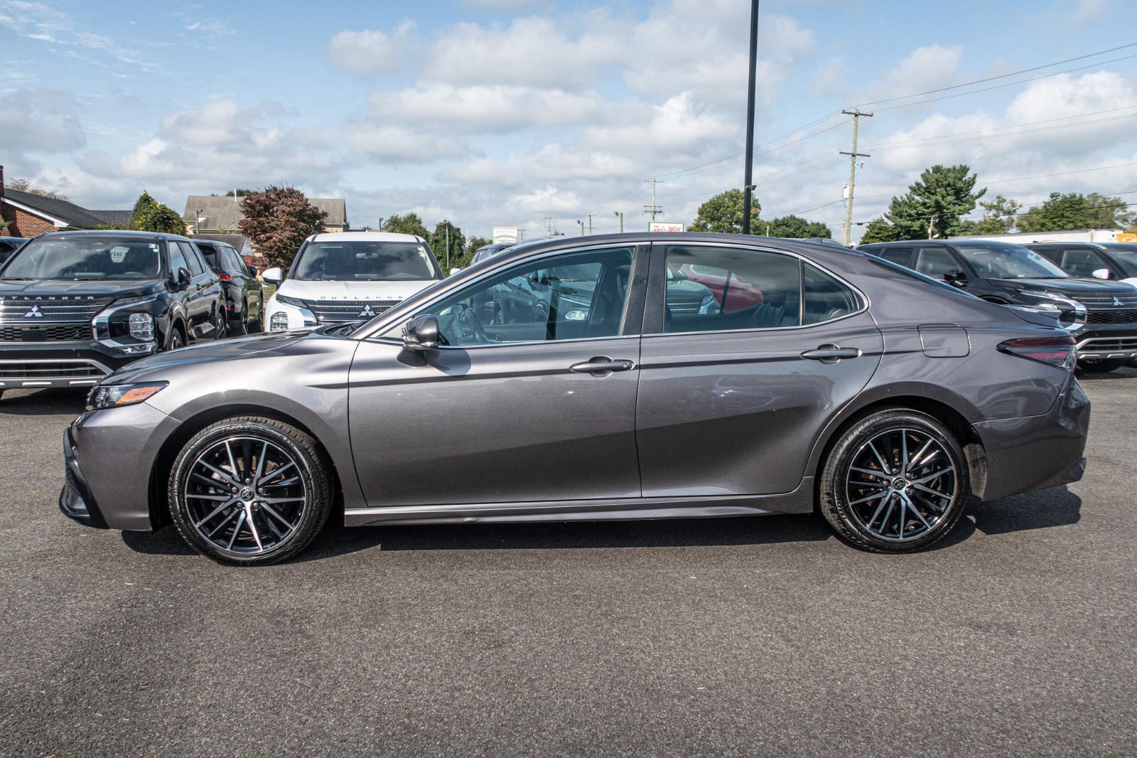 Used 2022 Toyota Camry SE with VIN 4T1G11AK3NU675936 for sale in Elkton, MD