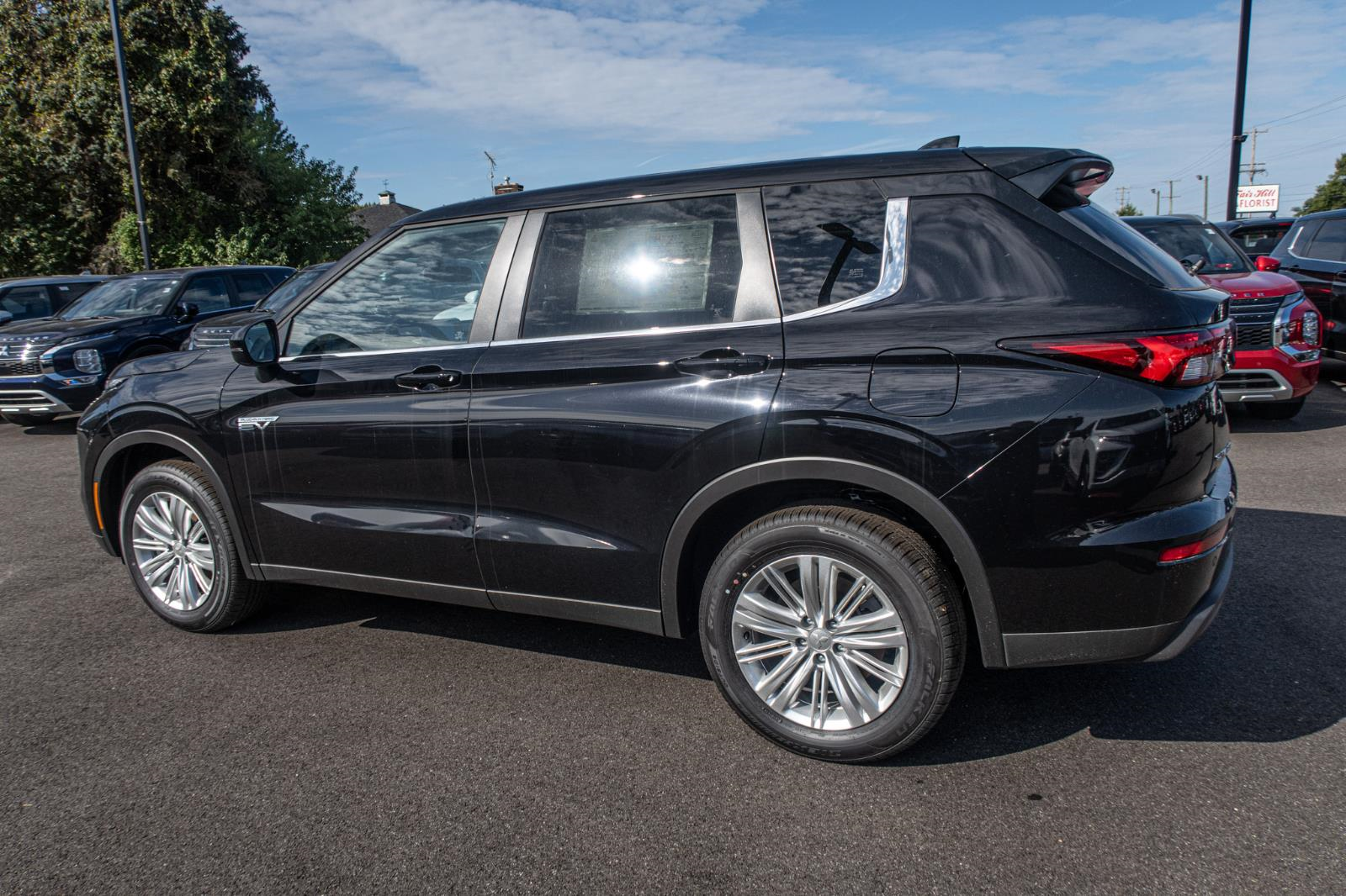 2024 Mitsubishi Outlander PHEV ES