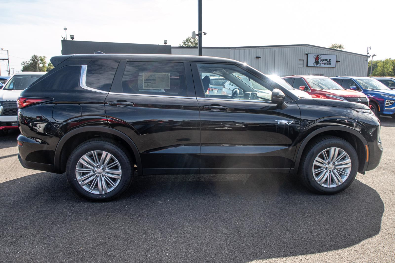 2024 Mitsubishi Outlander PHEV ES