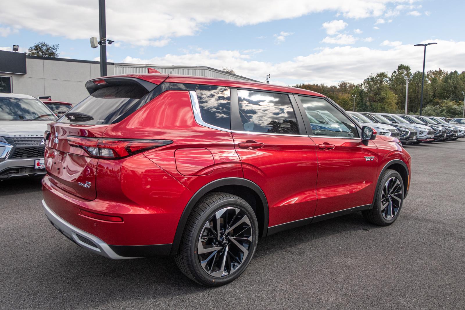 2025 Mitsubishi Outlander PHEV SE