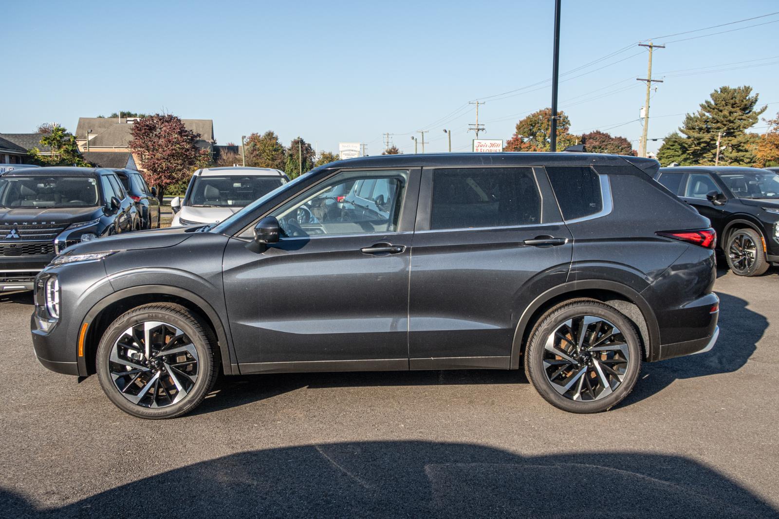 2024 Mitsubishi Outlander SE