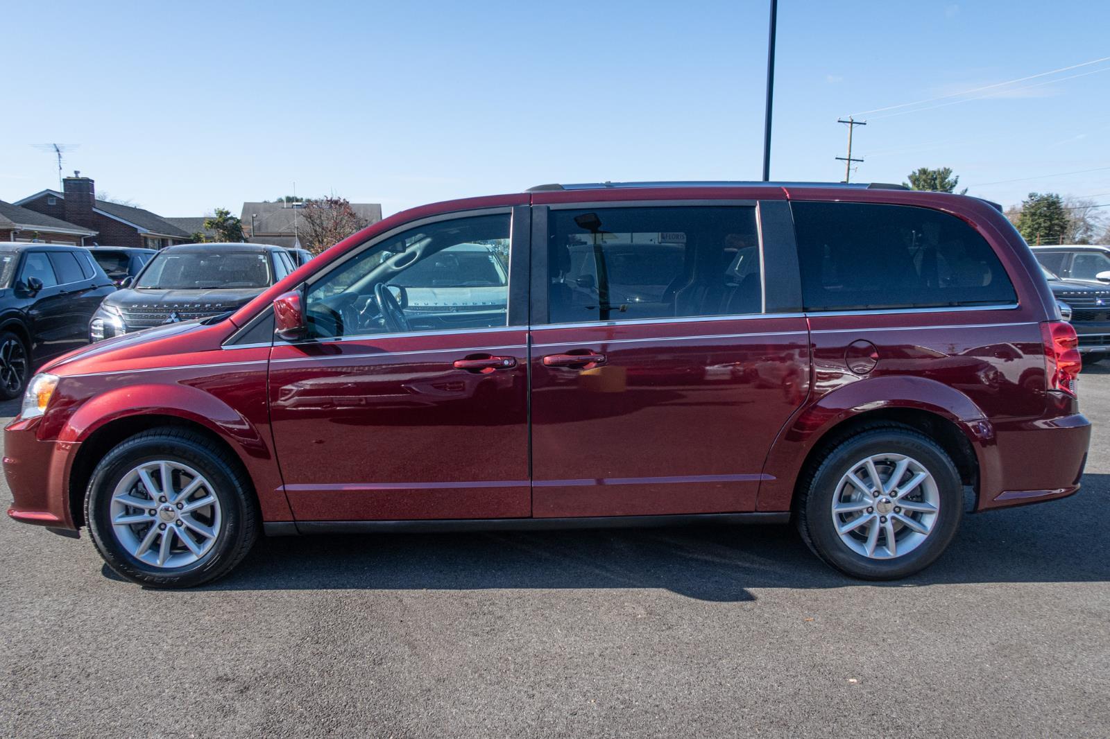 Used 2019 Dodge Grand Caravan SXT with VIN 2C4RDGCG1KR753817 for sale in Elkton, MD