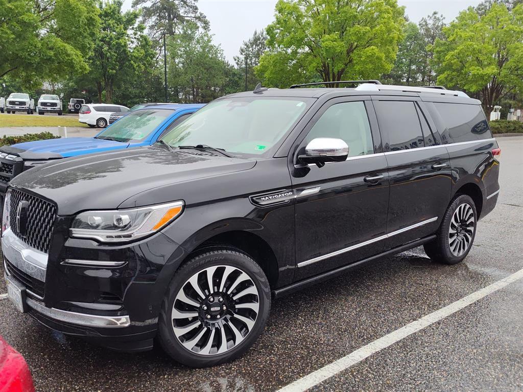 Infinite Black 2023 Lincoln Navigator L Black Label 4WD SUV / Crossover Four-Wheel Drive Automatic