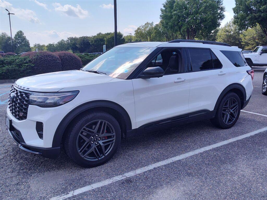 Star White Metallic Tri-Coat 2025 Ford Explorer SUV / Crossover All-Wheel Drive Automatic