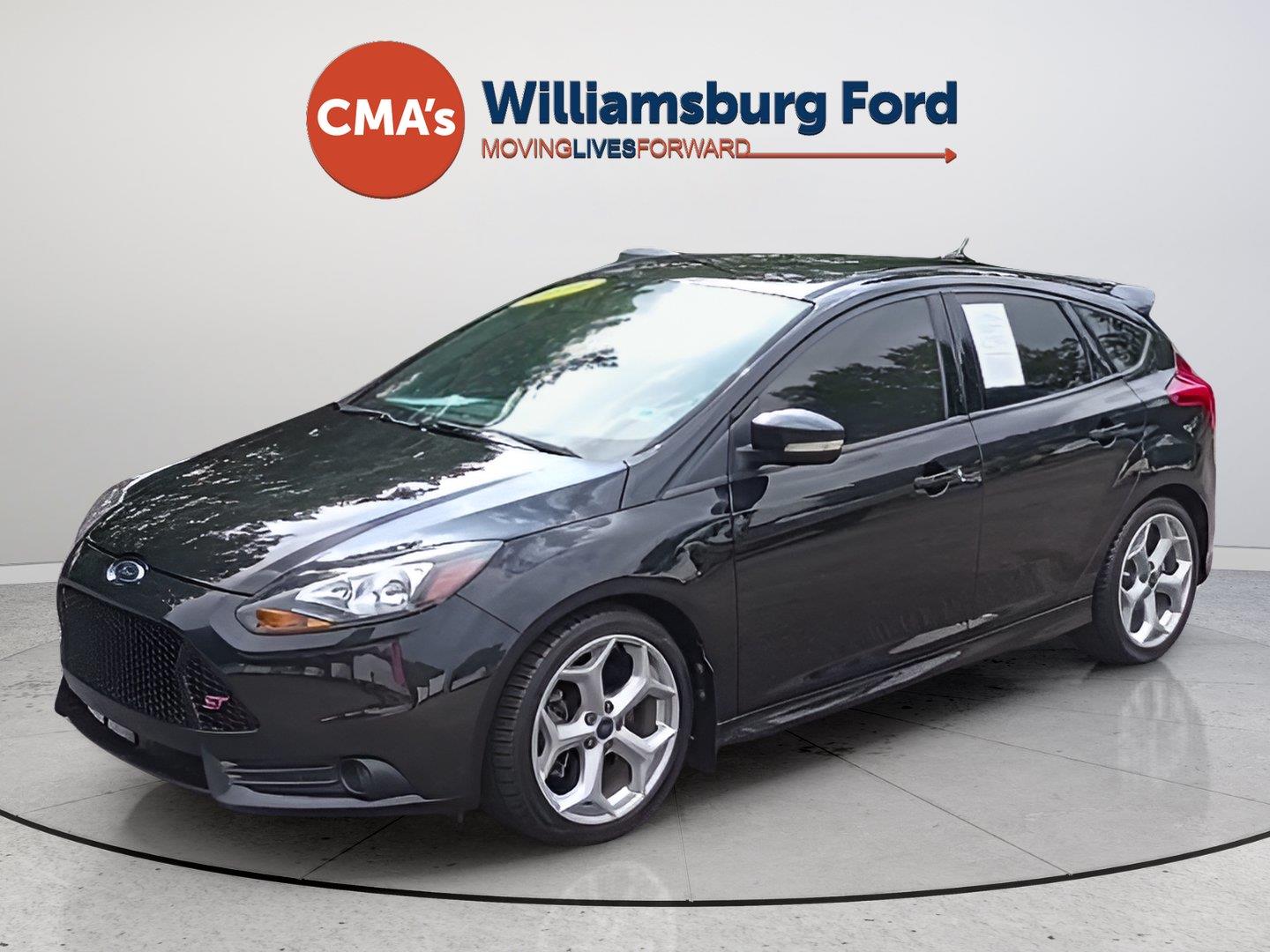 Tuxedo Black Metallic 2014 Ford Focus Hatchback Front-Wheel Drive 6-Speed Manual